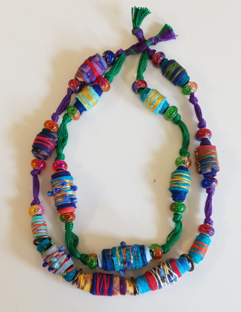 collier africain tissu vert