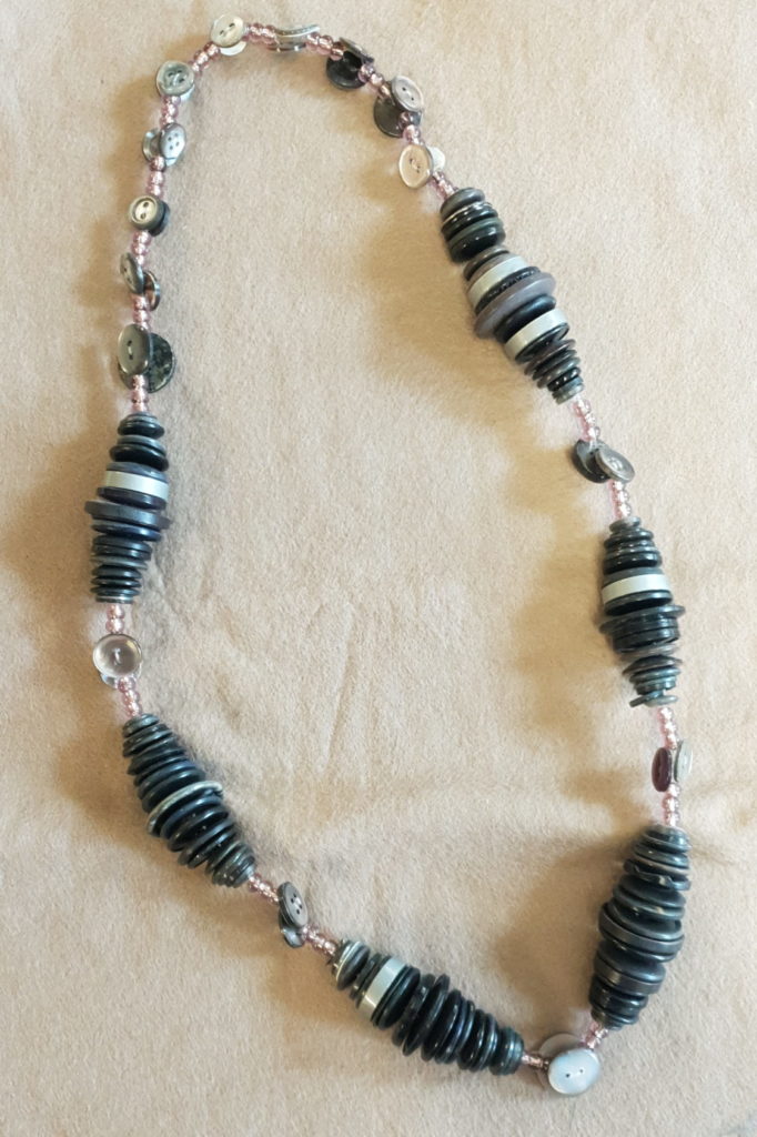 collier noir des grands soirs