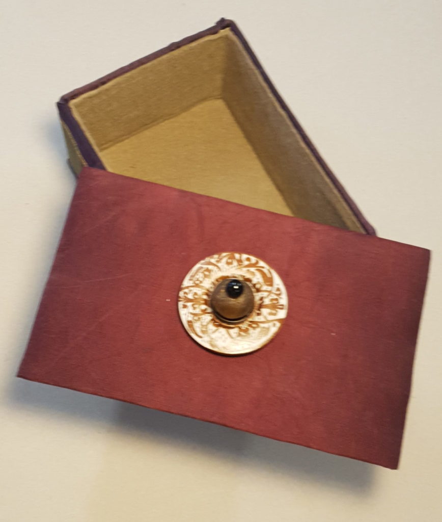 Coffret avec couvercle